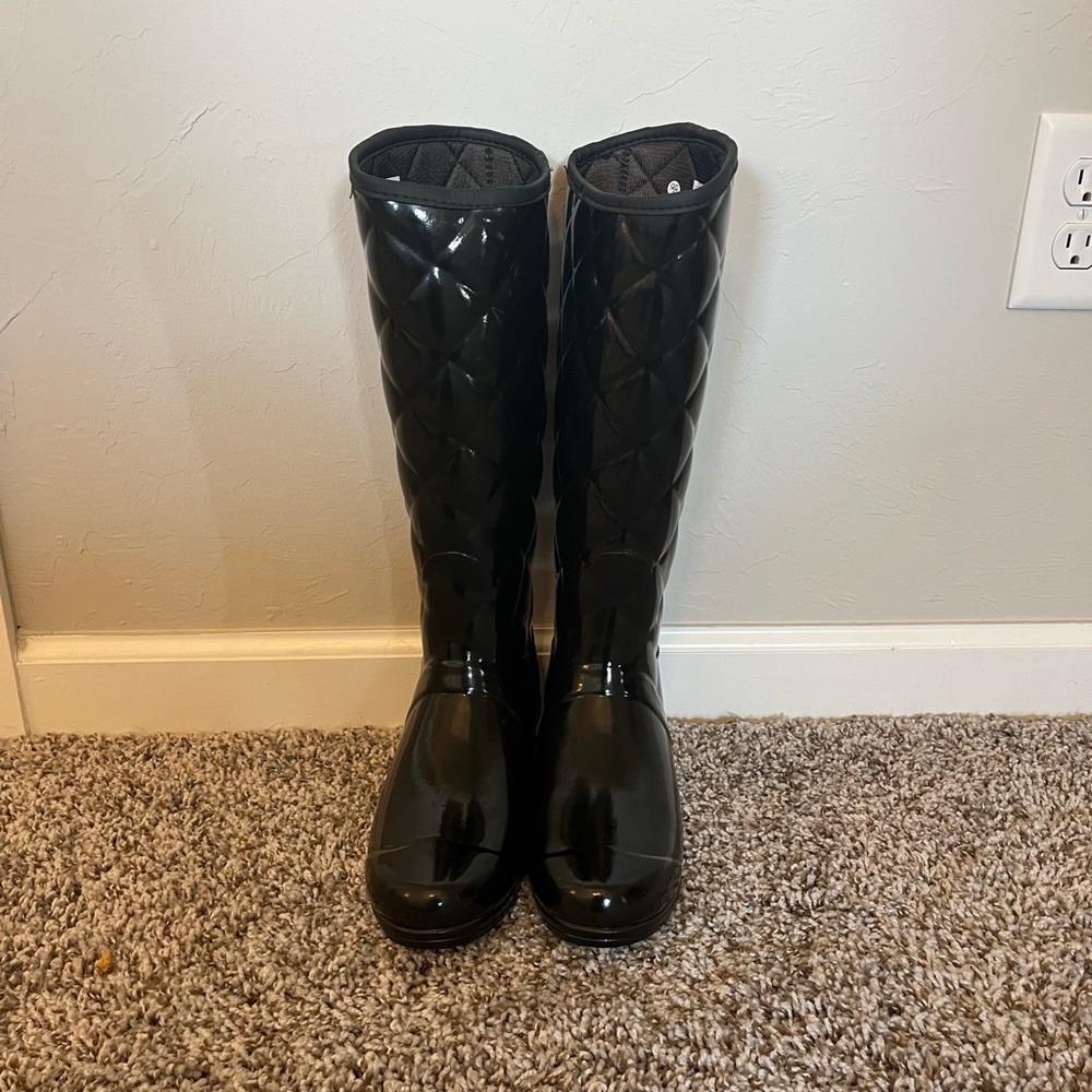 Hunter quilted rain boots size 7